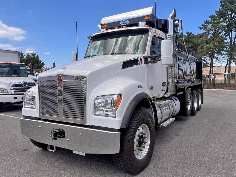 2027 Kenworth T880 in Factory