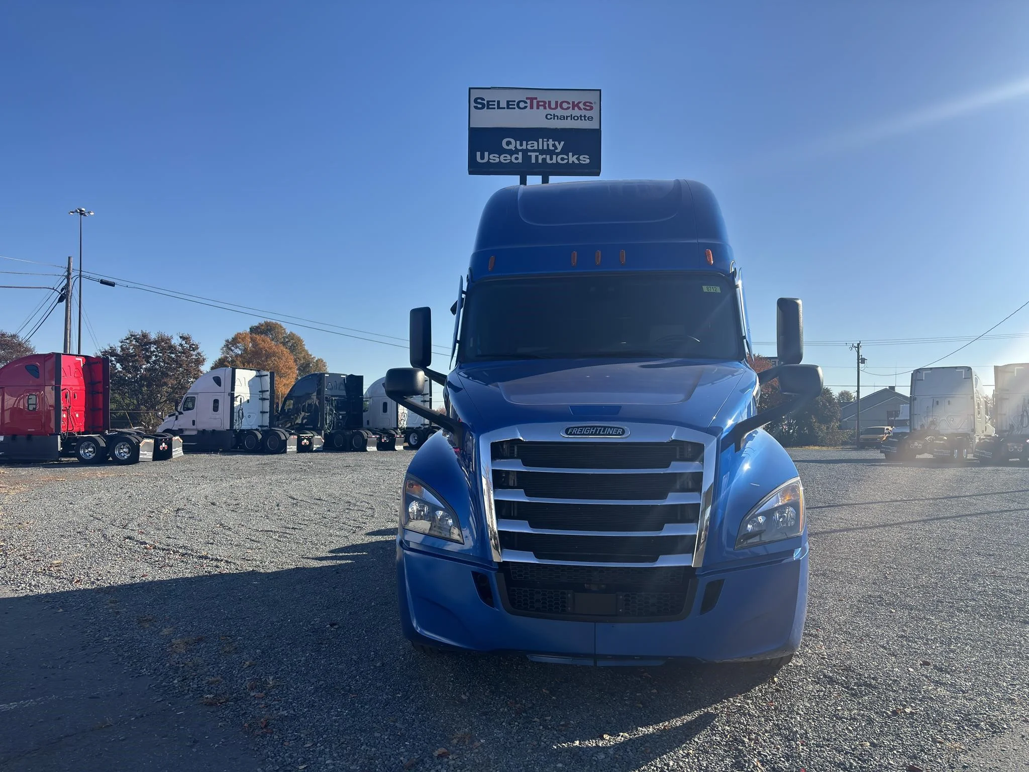 2021 Freightliner Cascadia in Charlotte, NC — photo 2
