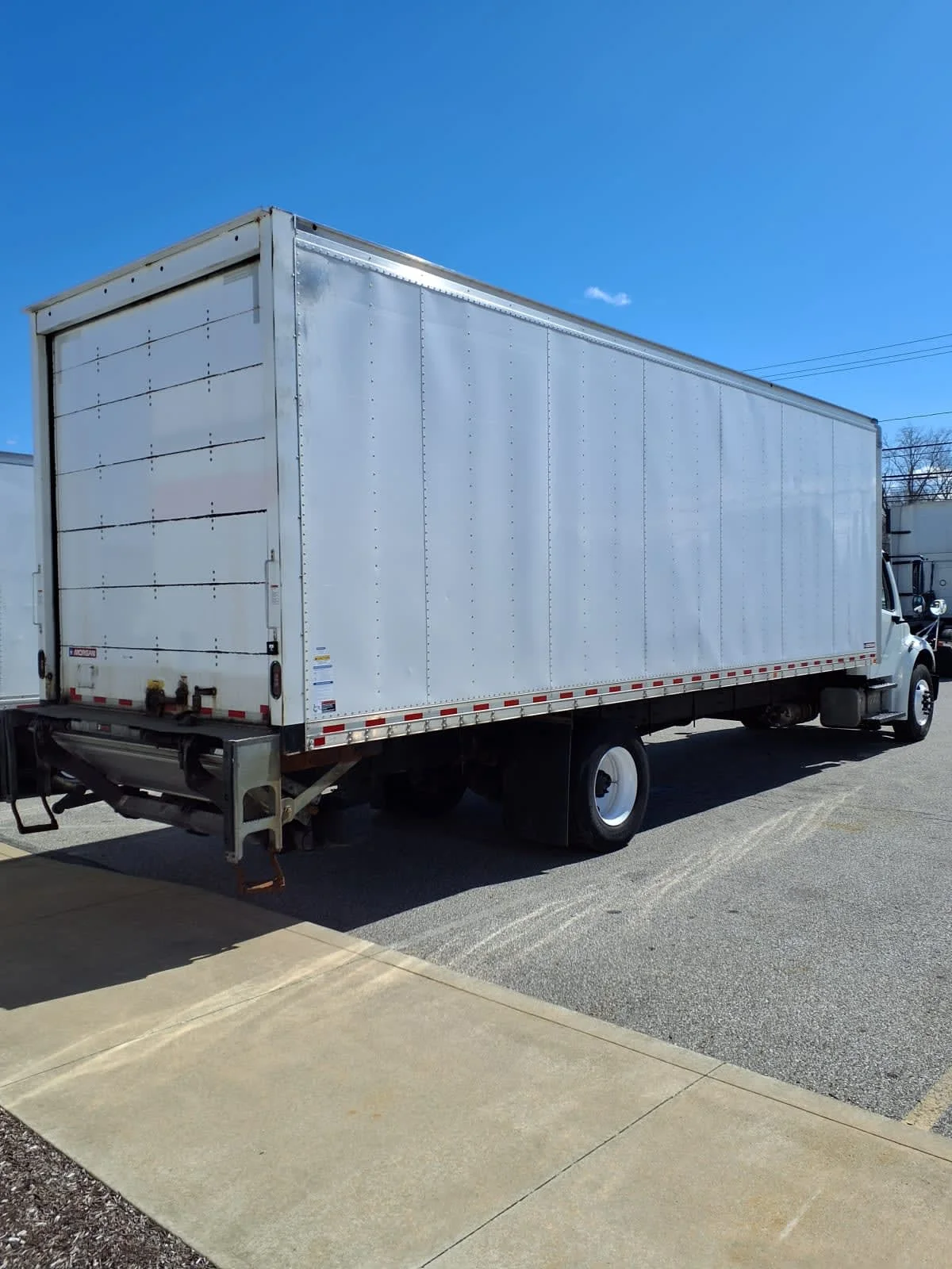 2020 Freightliner M2 106 in Cleveland, OH — photo 4