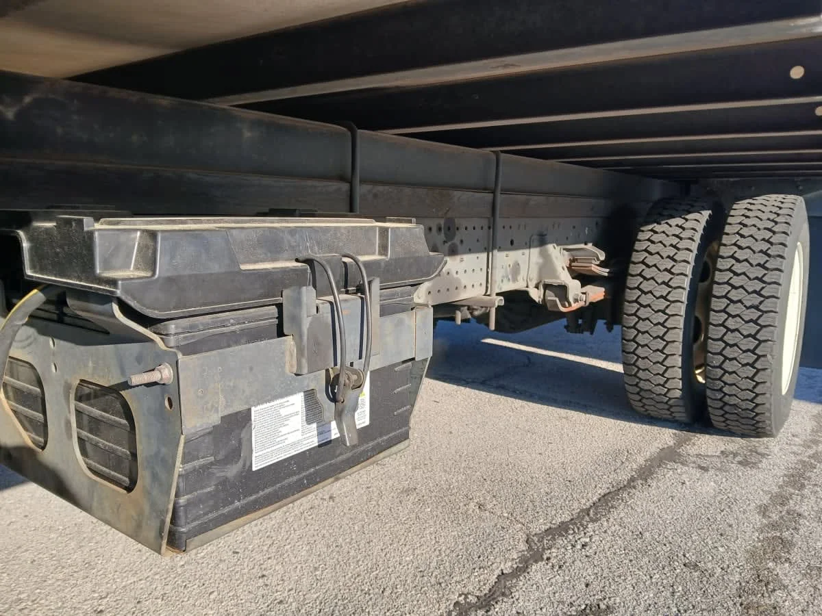 2017 Isuzu NPR - image 13