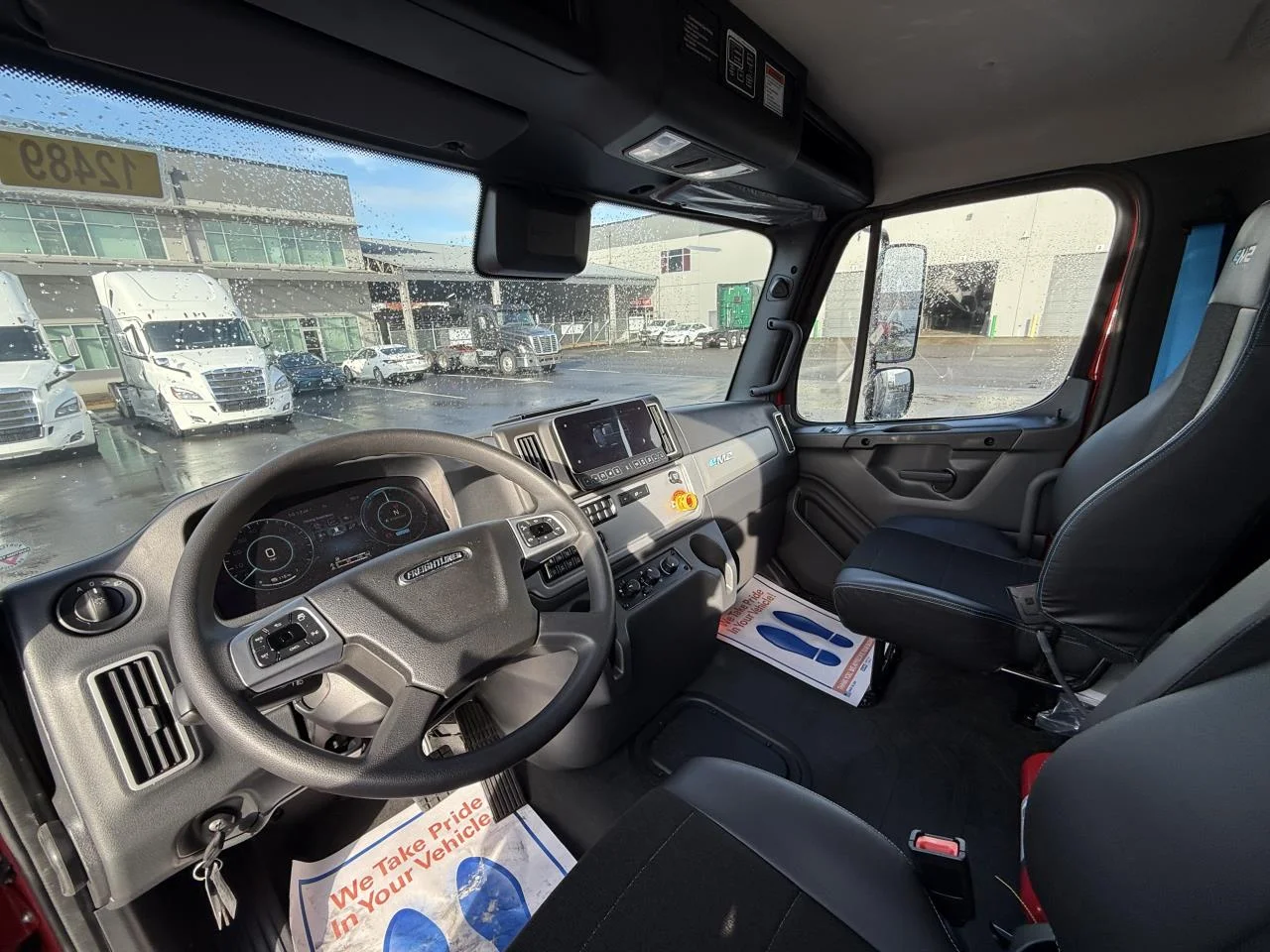 2025 Freightliner eM2 in Coburg, OR — photo 11