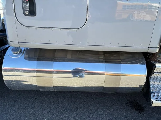 2022 Kenworth T880 - image 10