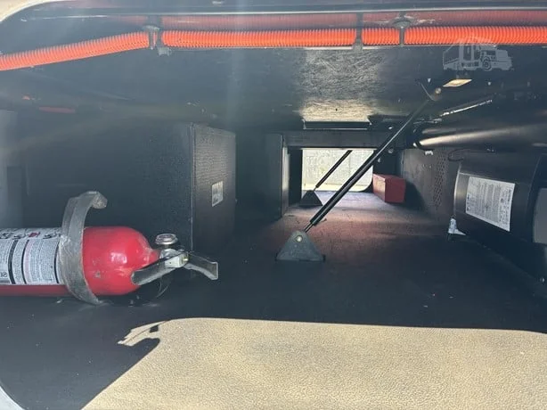 2022 Kenworth T880 - image 46