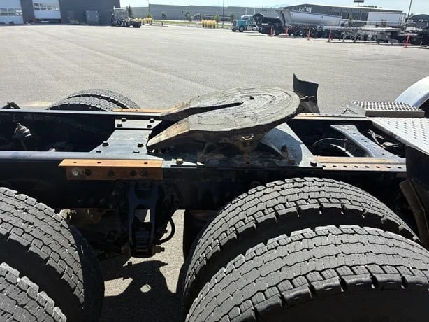 2022 Kenworth T880 - image 15