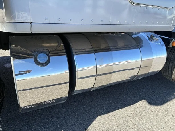 2022 Kenworth T880 - image 8