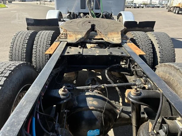 2022 Kenworth T880 - image 14