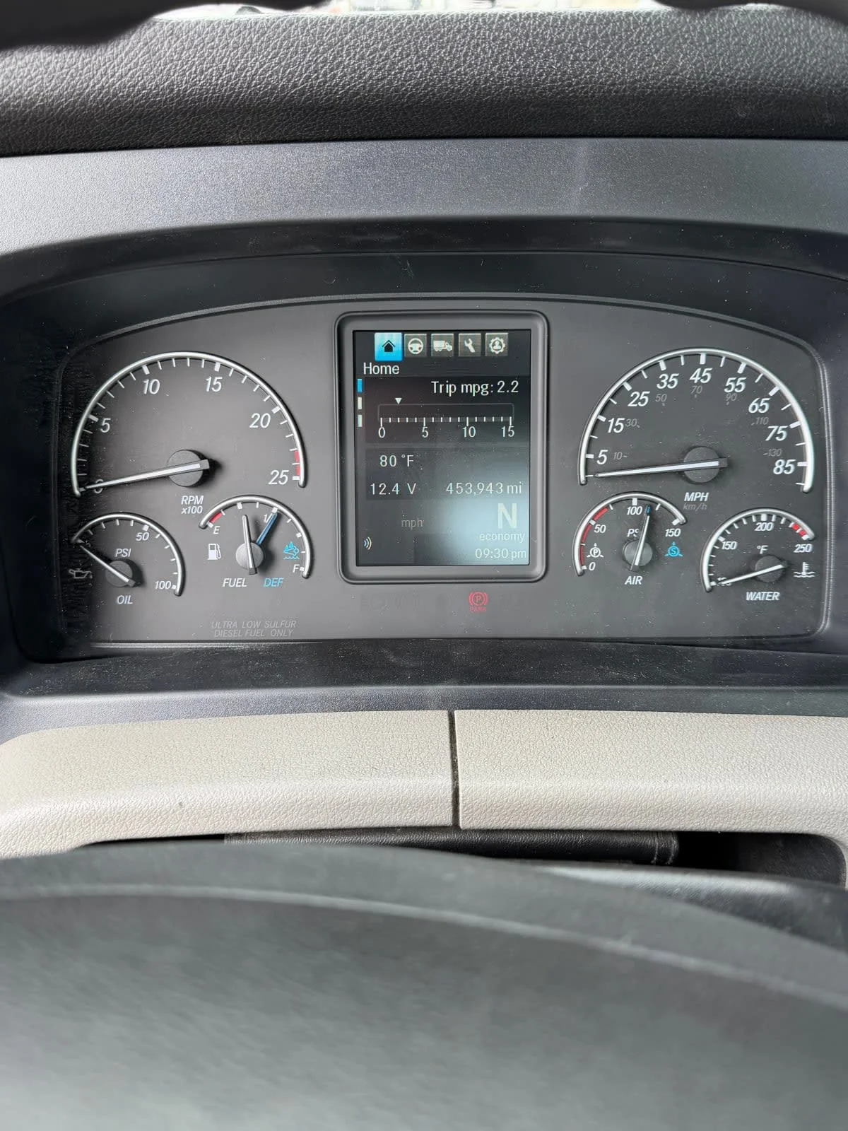 2020 Freightliner Cascadia - image 9