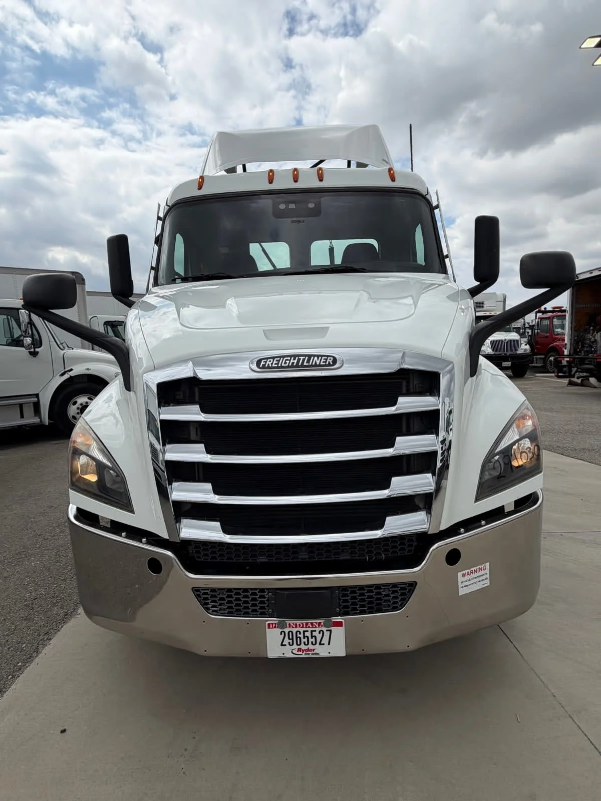 2020 Freightliner Cascadia - image 2