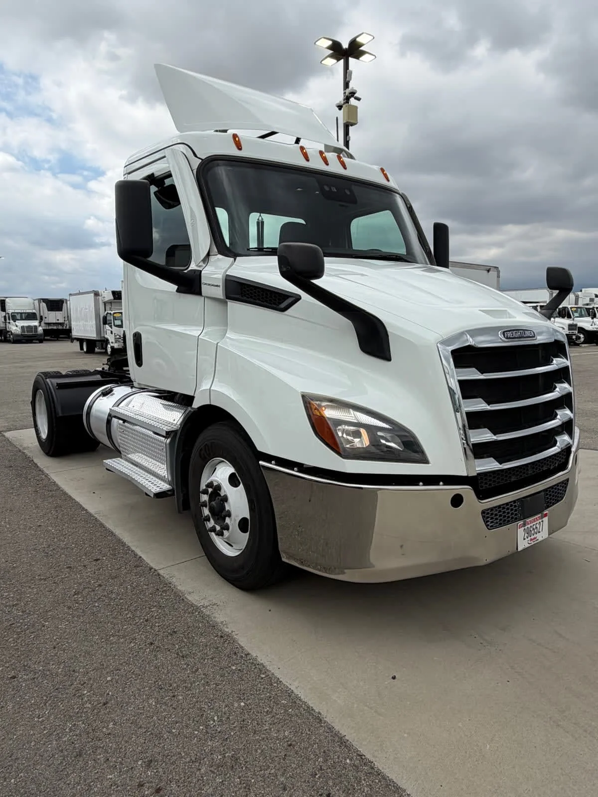 2020 Freightliner Cascadia in Fontana, CA