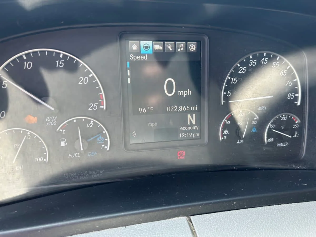 2021 Freightliner Cascadia - image 10