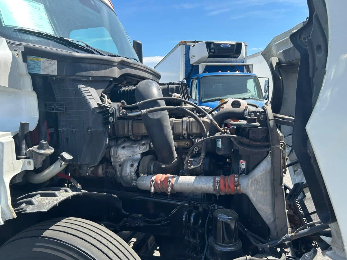 2021 Freightliner Cascadia in Beltsville, MD — photo 9