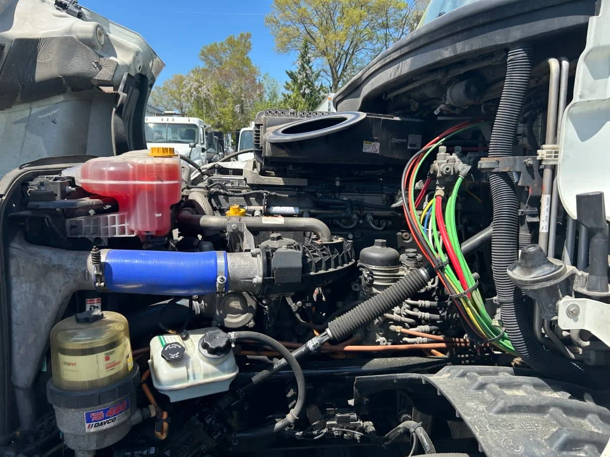 2021 Freightliner Cascadia in Beltsville, MD — photo 11