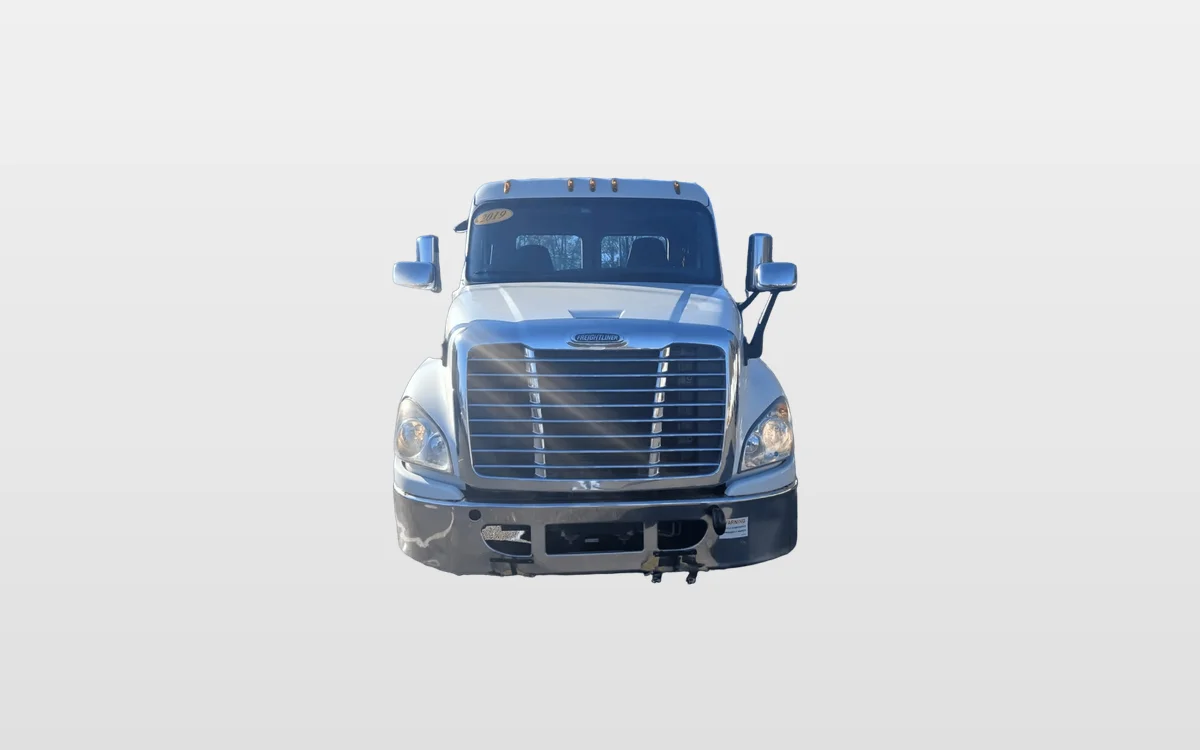 2019 Freightliner - image 1