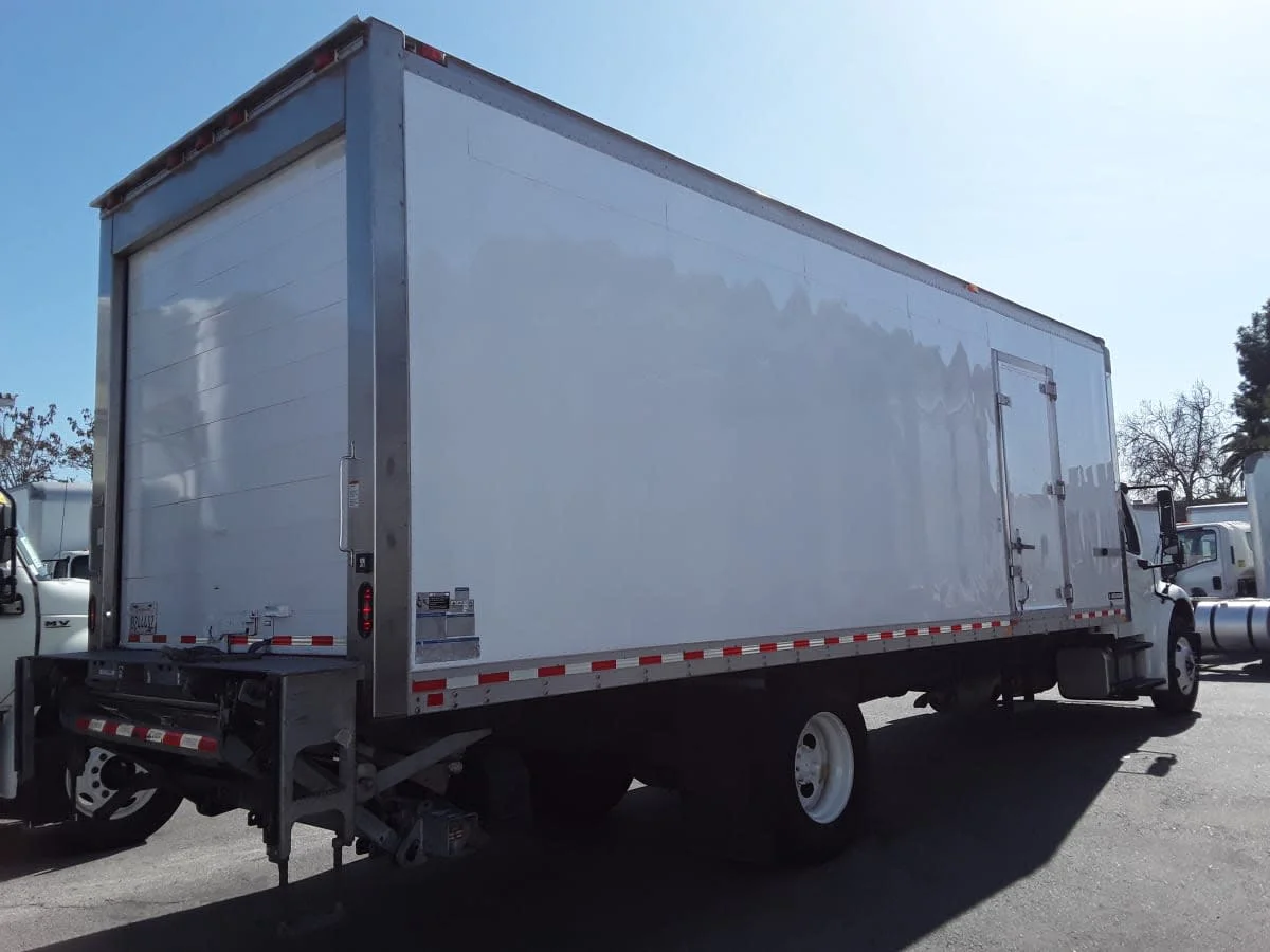 2019 Freightliner M2 106 in Montebello, CA — photo 4