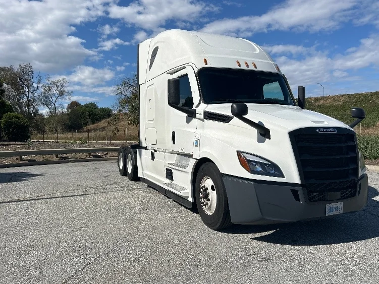 2022 Freightliner Cascadia in Torrance, CA