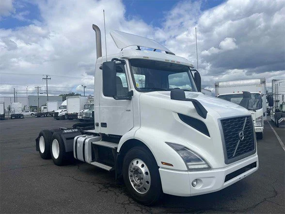 2019 Volvo VNR 640