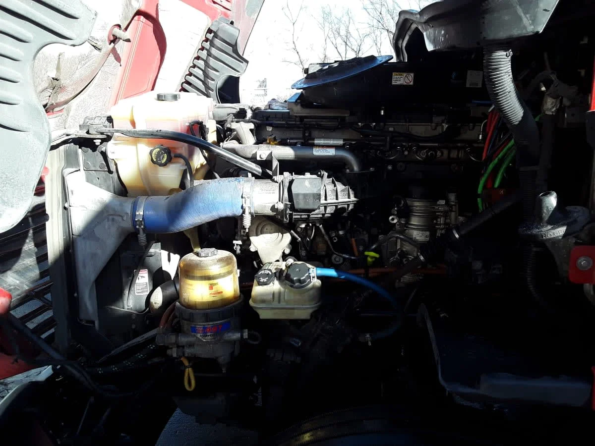 2020 Freightliner Cascadia - image 9