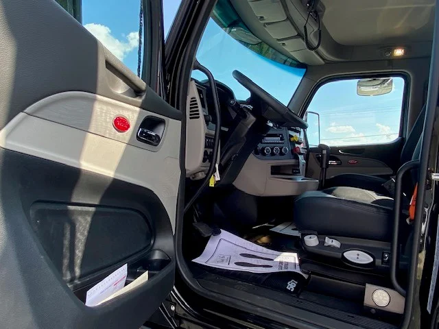 2027 Peterbilt 567 in Lima, OH — photo 18