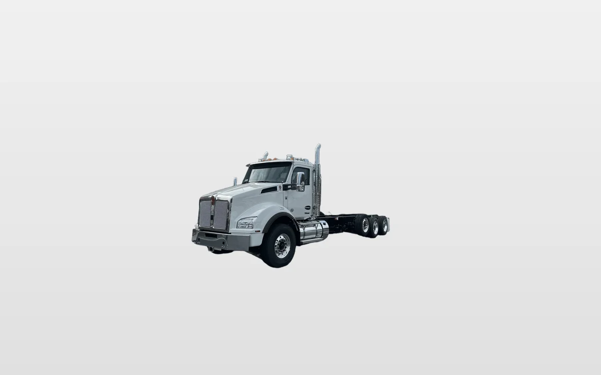 2025 Kenworth T880 - image 1