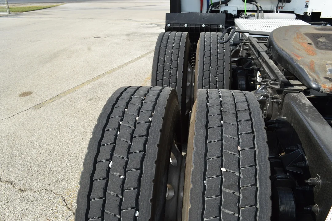 2019 Peterbilt 579 - image 15