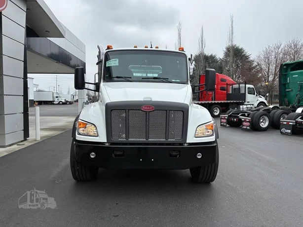 2025 Peterbilt 548 - image 8