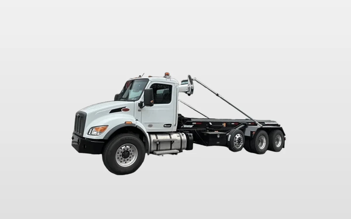 2025 Peterbilt 548 - image 1