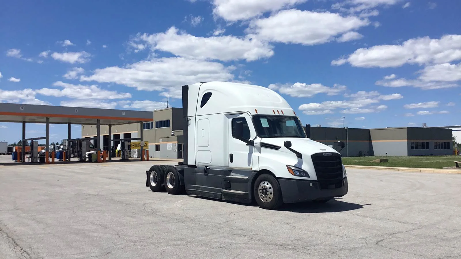 2023 Freightliner Cascadia in Edwardsville, IL