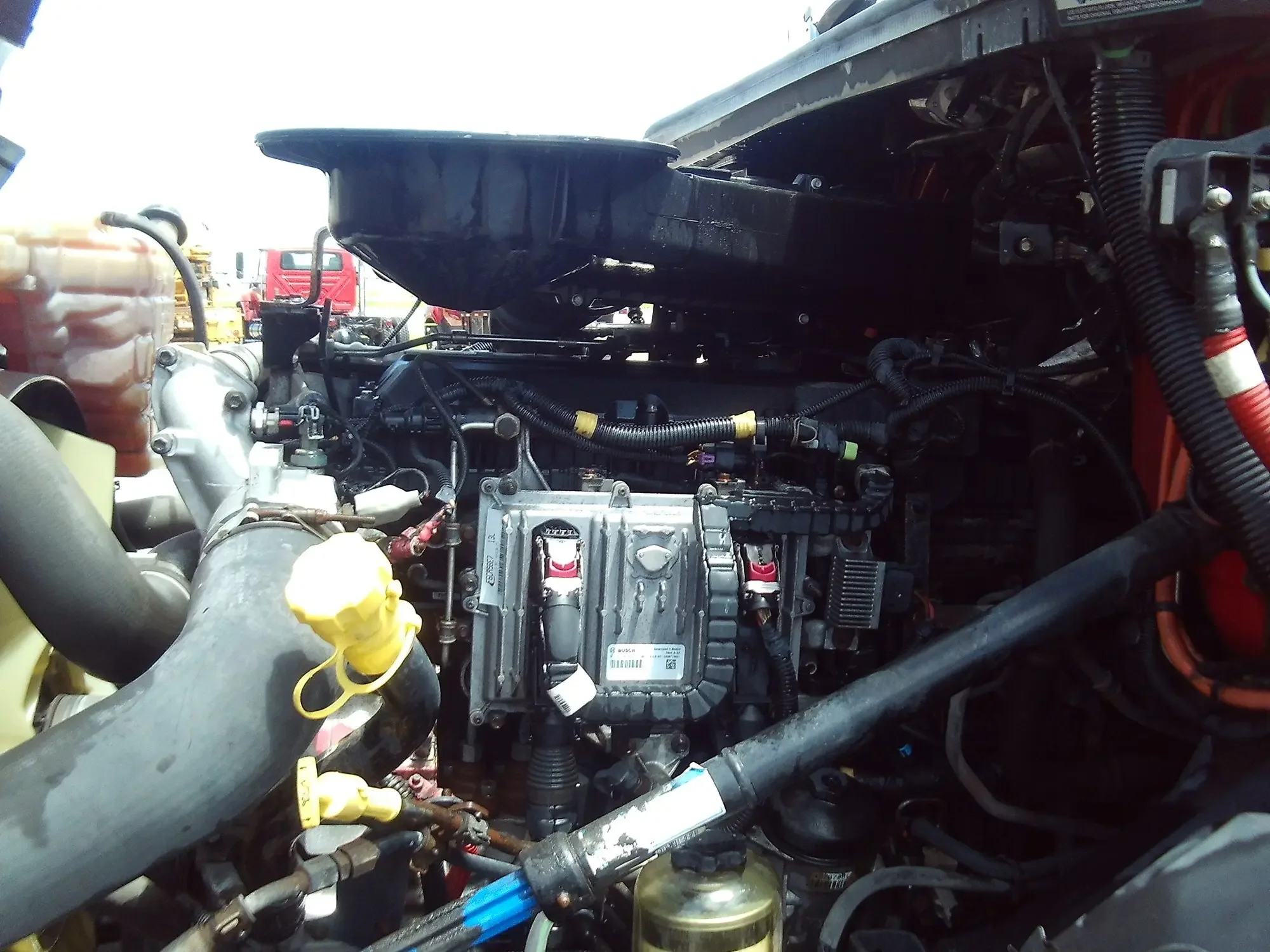 2020 International LT - image 9