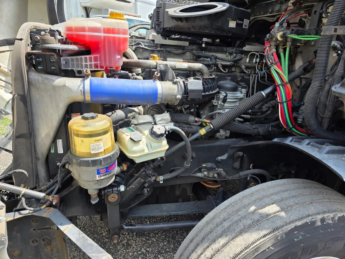 2019 Freightliner Cascadia in Bensalem, PA — photo 8