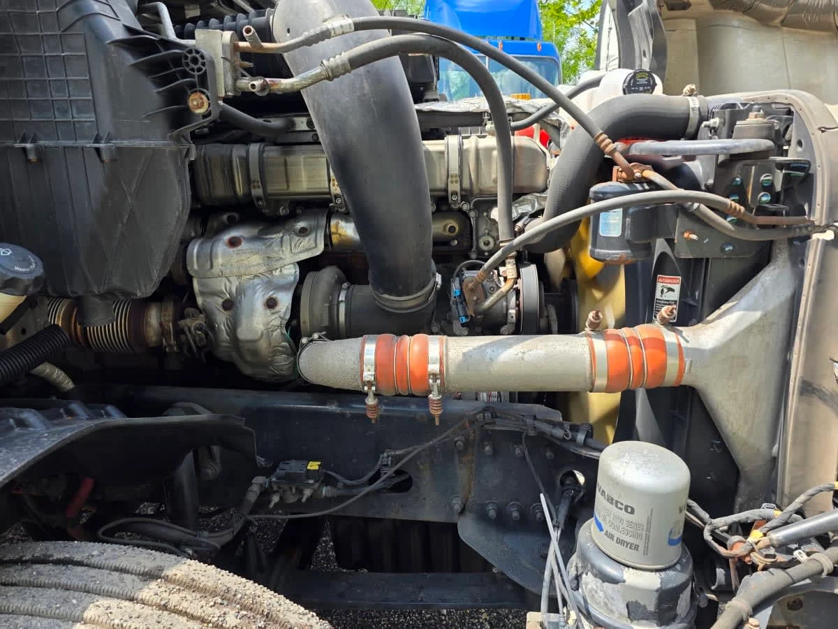 2019 Freightliner Cascadia in Bensalem, PA — photo 12