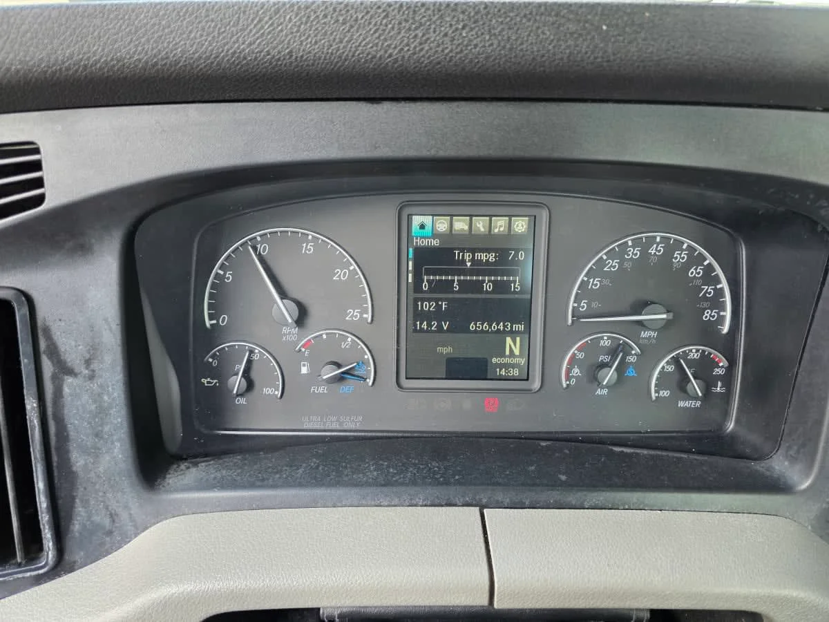 2019 Freightliner Cascadia in Bensalem, PA — photo 10