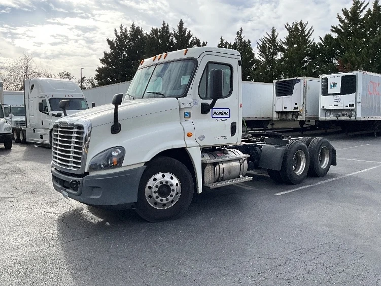 2019 Freightliner Cascadia in Capitol Heights, MD — photo 4