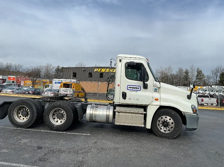 2019 Freightliner Cascadia in Capitol Heights, MD — photo 7