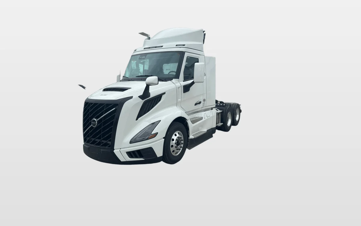 2025 Volvo - image 1