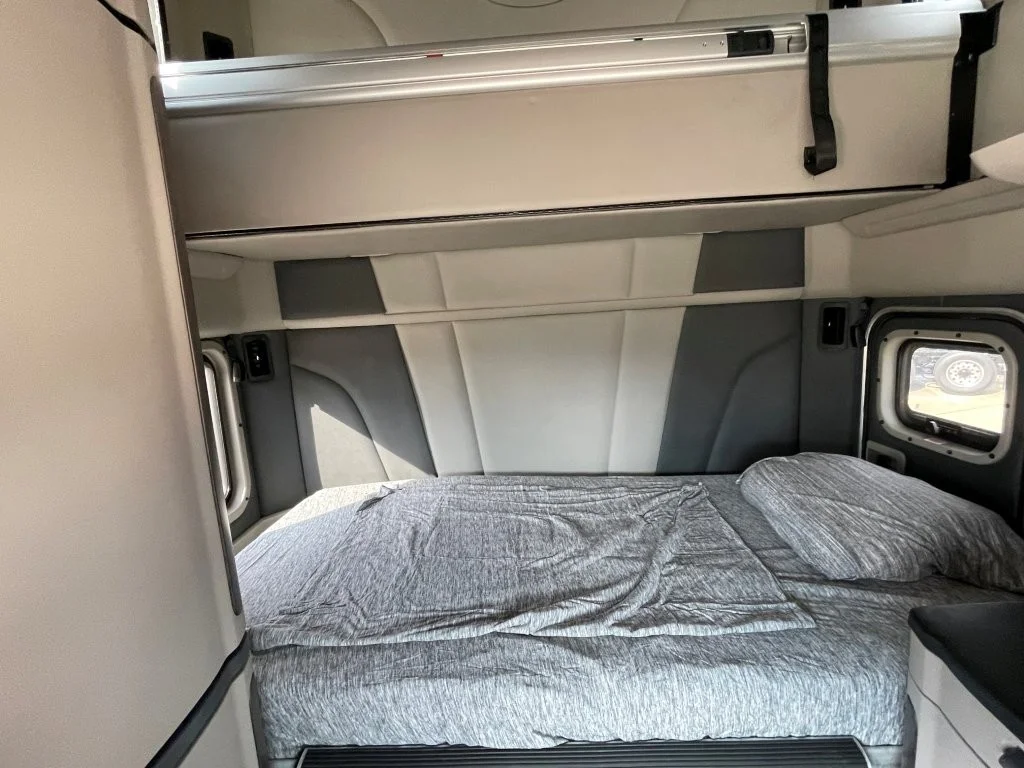 2023 Peterbilt 579 - image 14