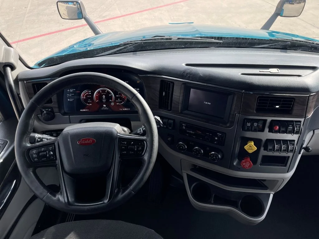 2023 Peterbilt 579 - image 12