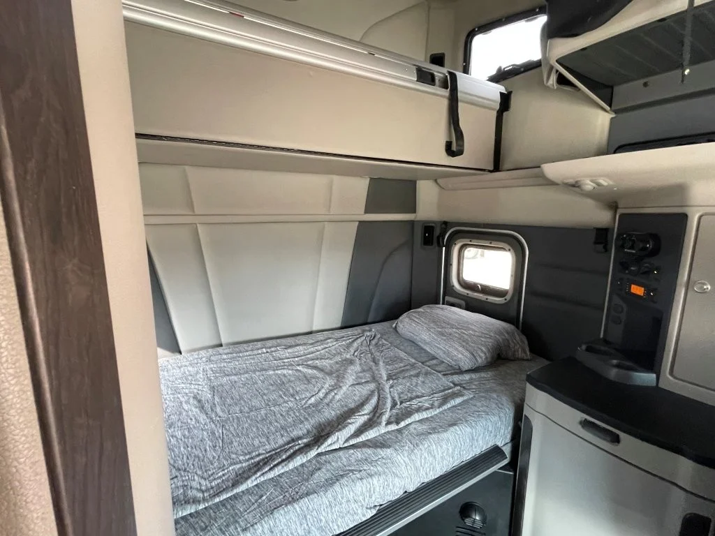 2023 Peterbilt 579 - image 15