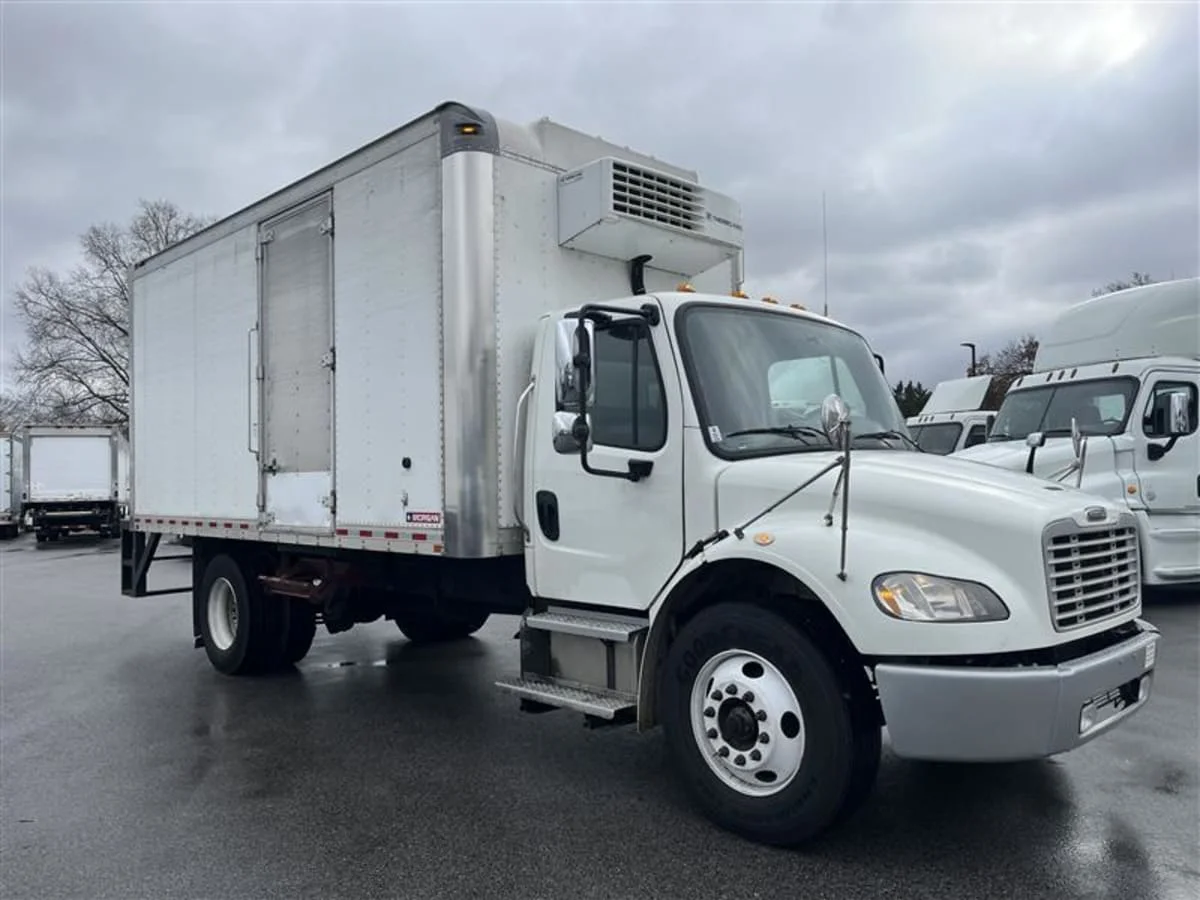 2020 Freightliner M2 106 in Beltsville, MD — photo 3