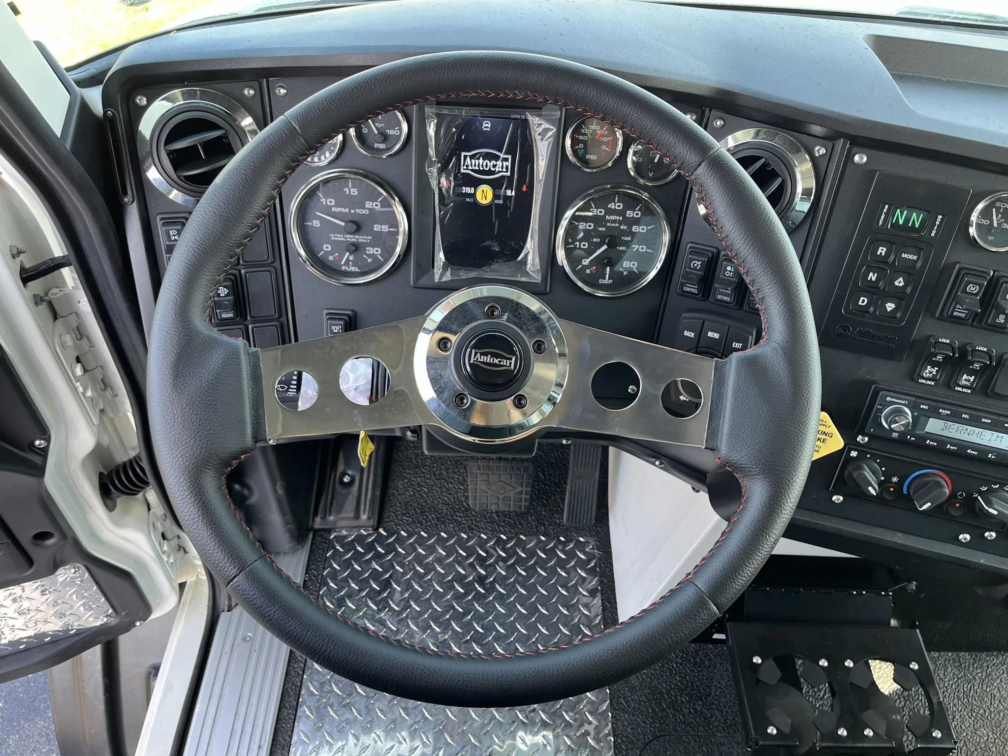 2024 Autocar DC-64 in La Vergne, TN — photo 10