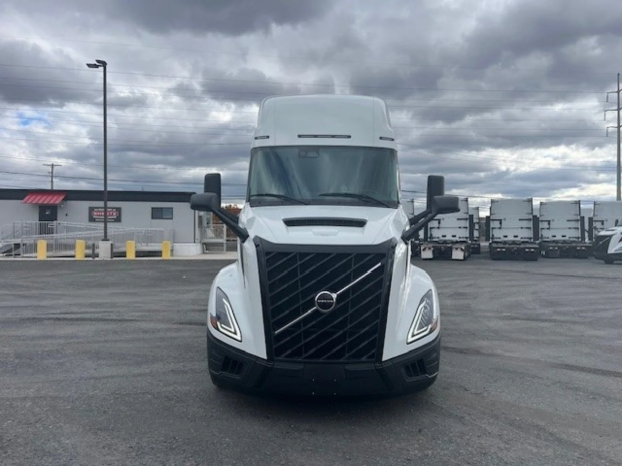 2026 Volvo VNL 860 in DUNMORE, PA — photo 2