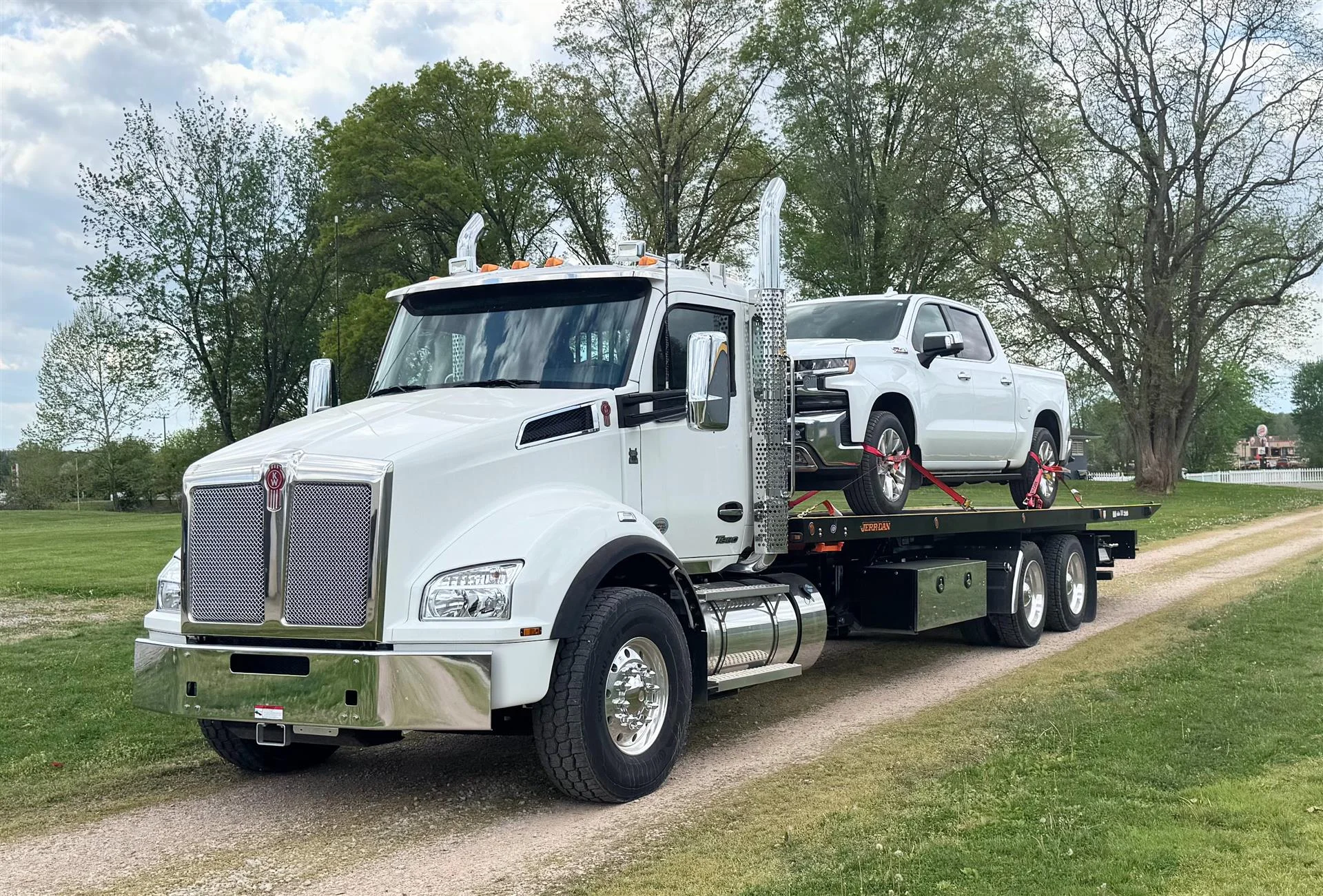 2025 Kenworth T880 in London, OH — photo 4