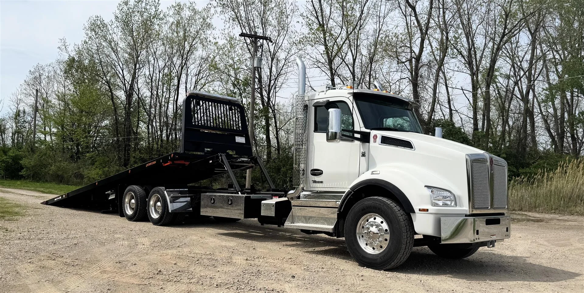2025 Kenworth T880 in London, OH — photo 16