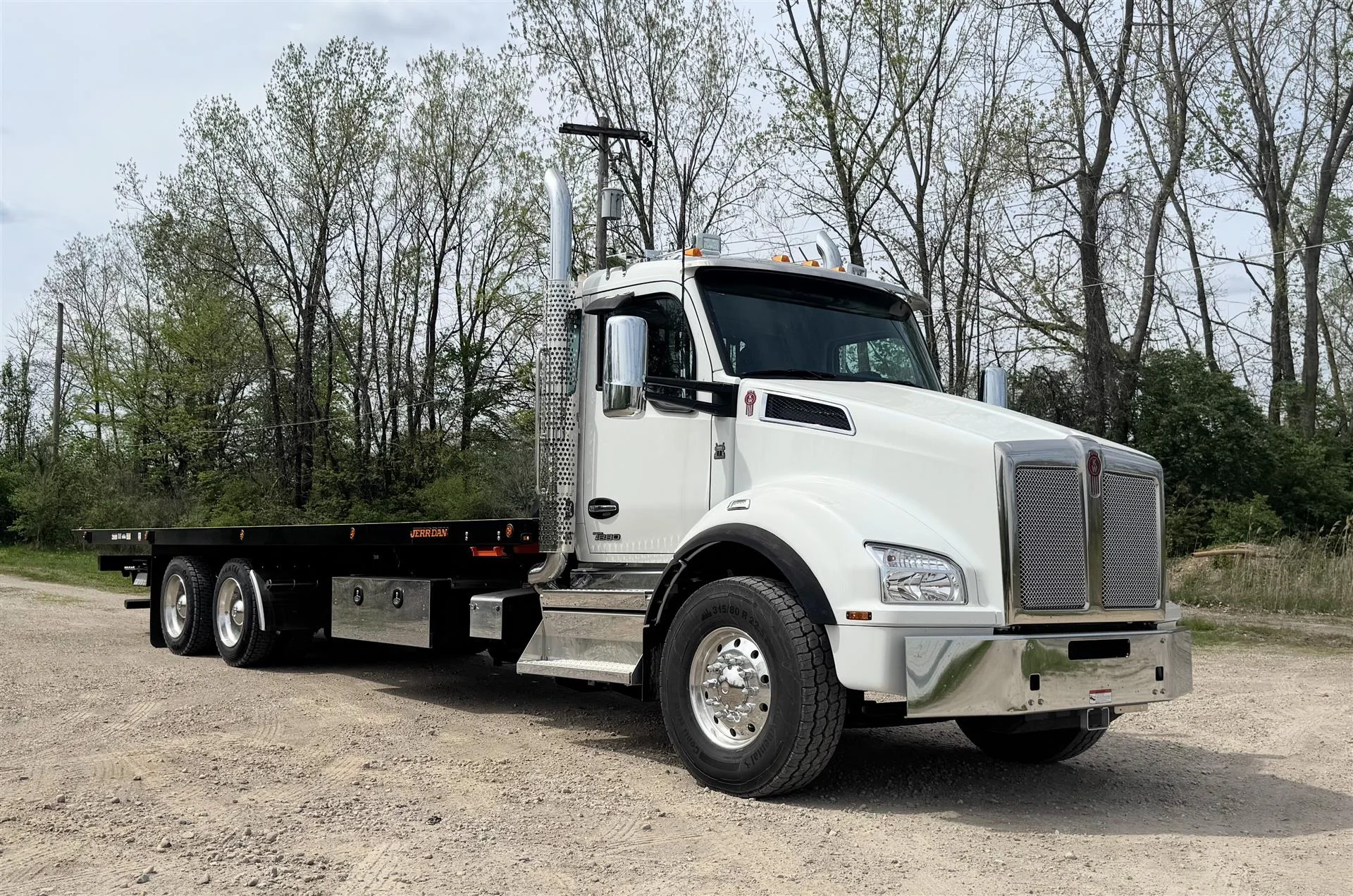 2025 Kenworth T880