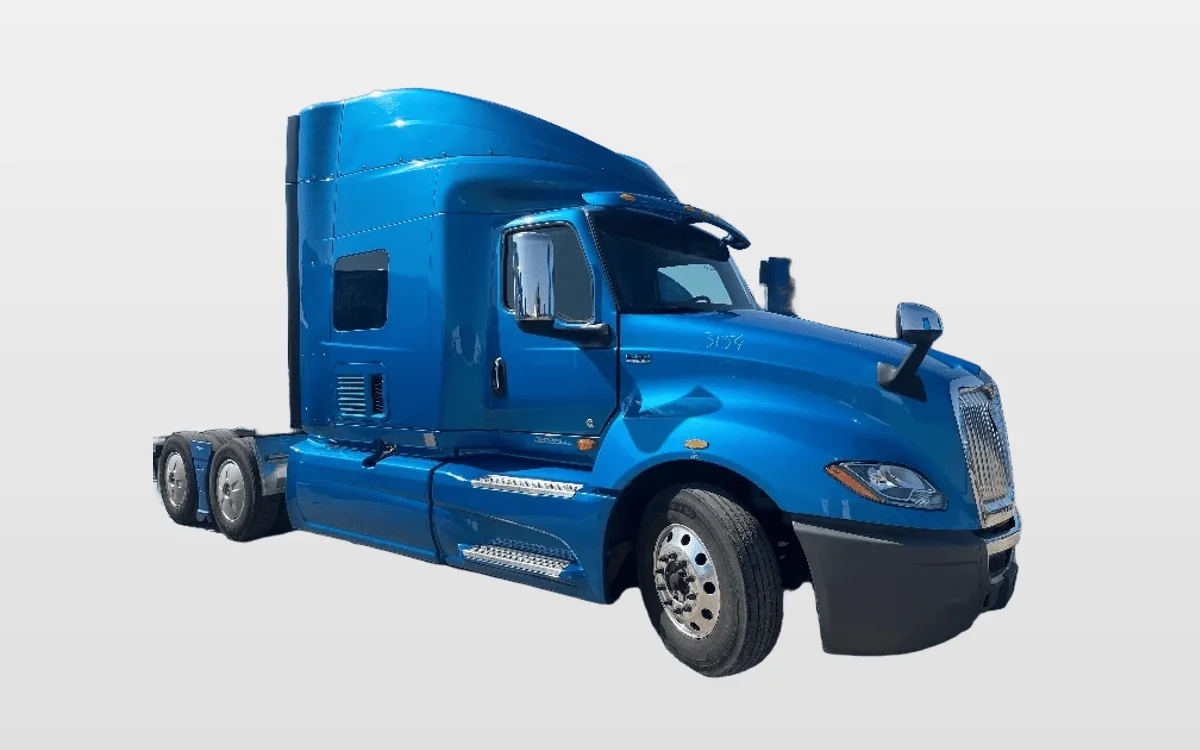 2020 International LT - image 1