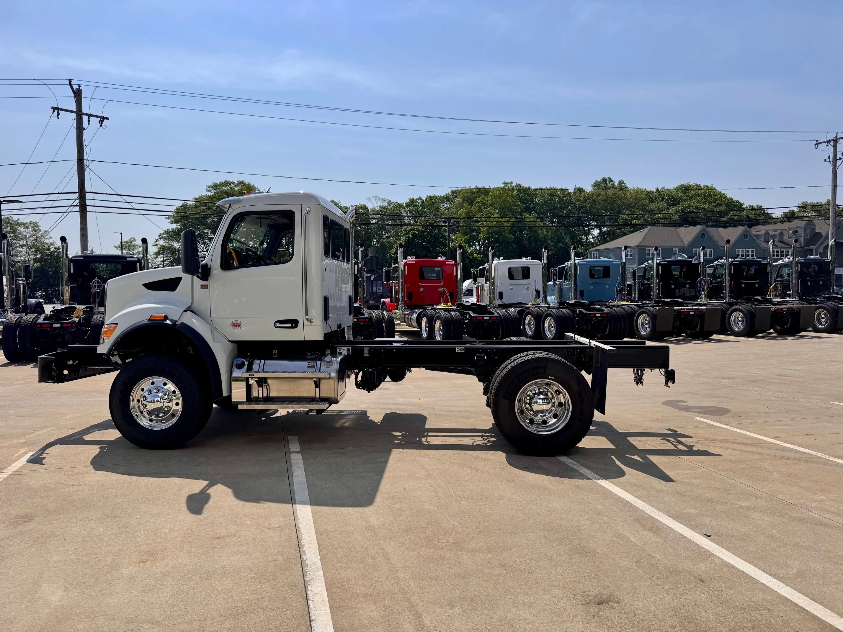 2025 Peterbilt 548 in North Haven, CT — photo 4