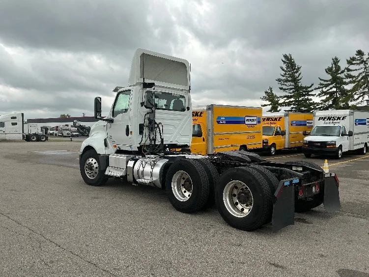 2019 International LT in Piqua, OH — photo 5