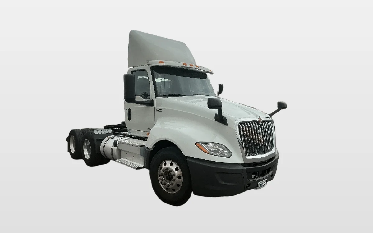 2019 International LT - image 1