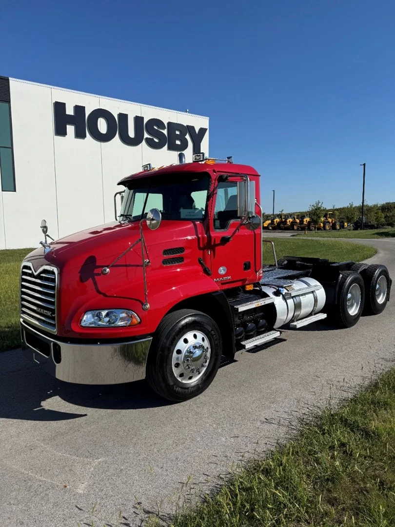 2018 Mack Pinnacle in Carroll, IA