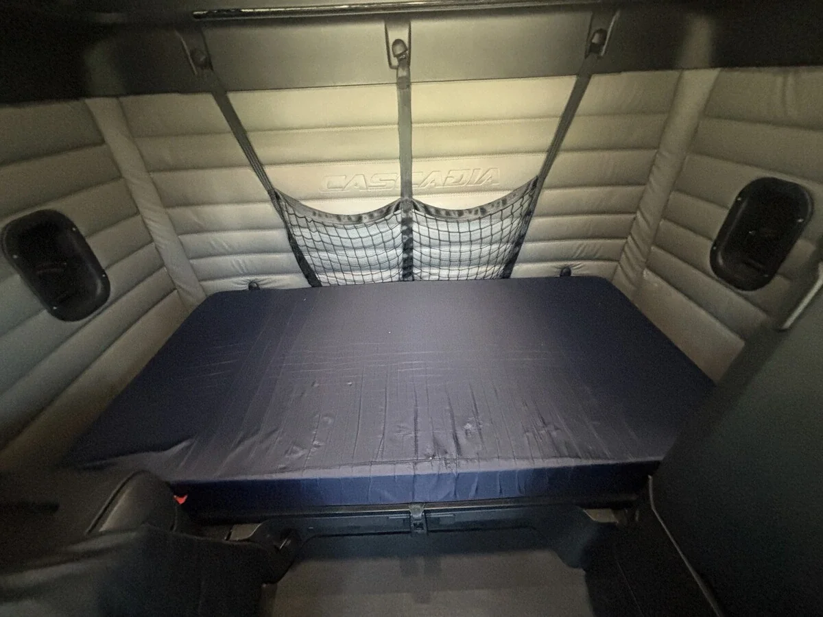 2022 Freightliner Cascadia — photo 39