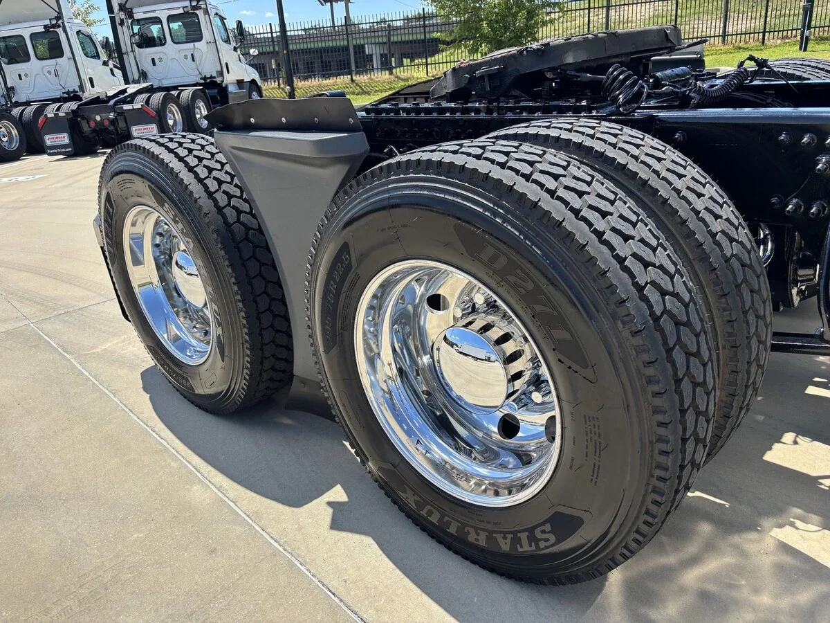 2022 Freightliner Cascadia — photo 7